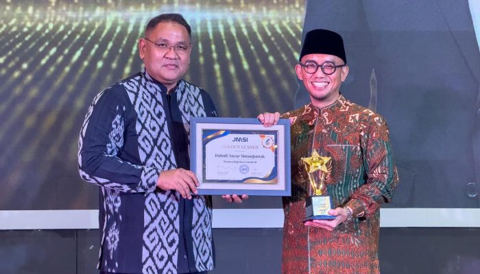 Terima Penghargaan Golden Leader 2026, Wamenhaj Ajak Pers Perkuat Ekosistem Intelektual