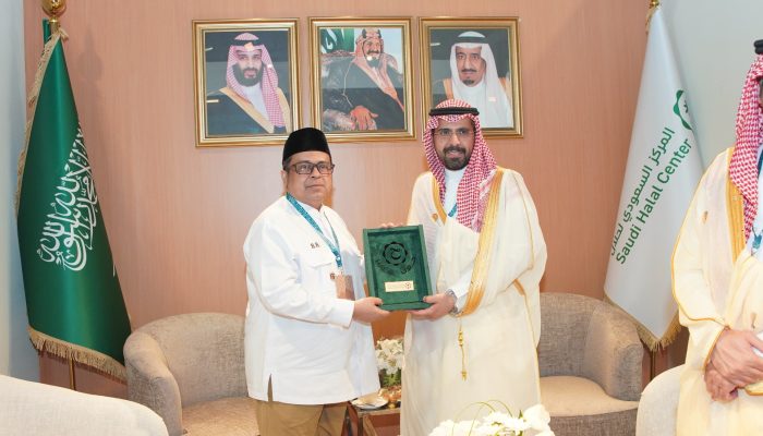 Di Makkah Halal Forum, Kepala BPJPH Tandatangani Kerja Sama Strategis Jaminan Produk Halal Indonesia–Arab Saudi