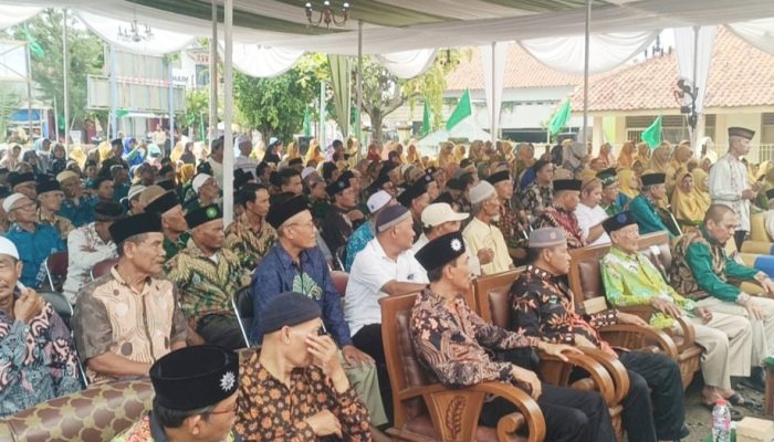 Lautan Jamaah di Brebes Setia Mendengarkan Pengajian Buya Anwar Abbas Bahas Dakwah Berkemajuan
